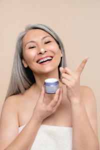 Moisturizing collagen creme cream for skin face care Anti-wrinkle anti-age effect image